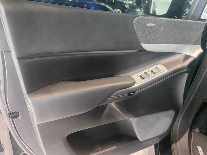 Фото 6 - XPeng X9