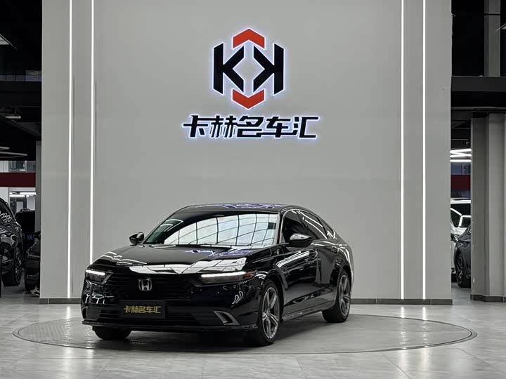 Фото 1 - Honda Accord