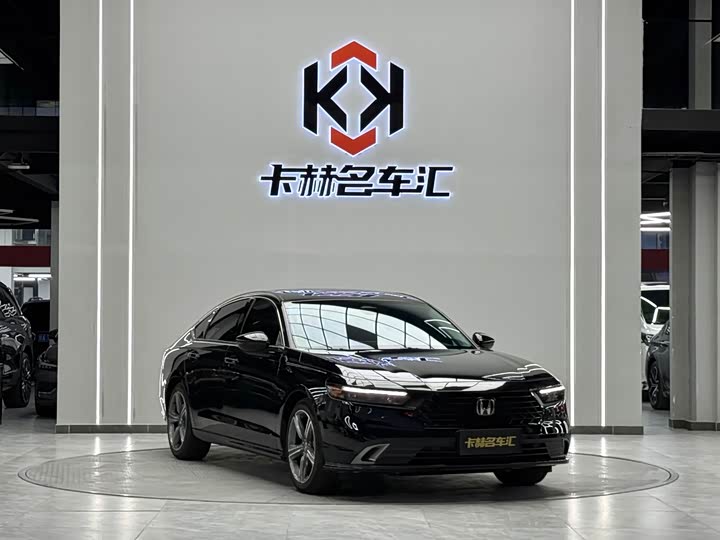 Фото 3 - Honda Accord