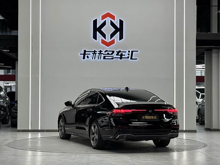 Фото 6 - Honda Accord