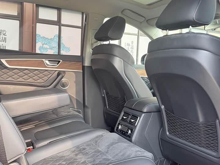 Фото 9 - Hongqi HS7