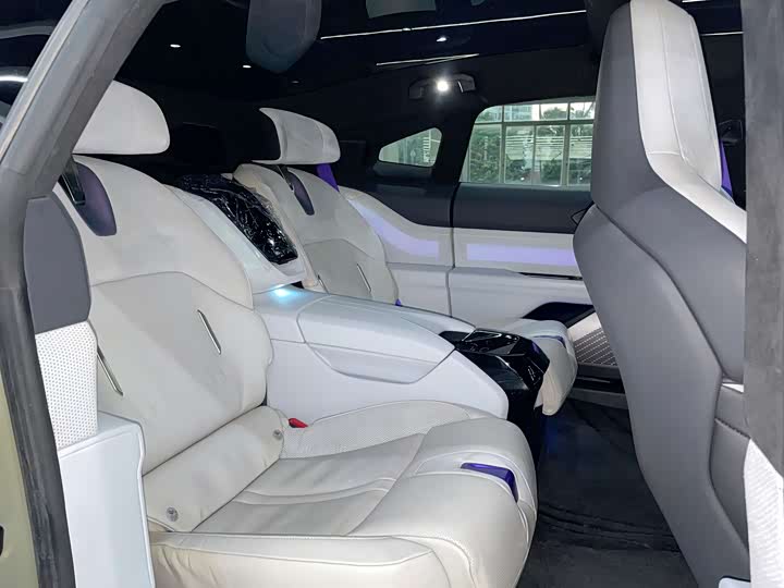 Фото 7 - HiPhi Z