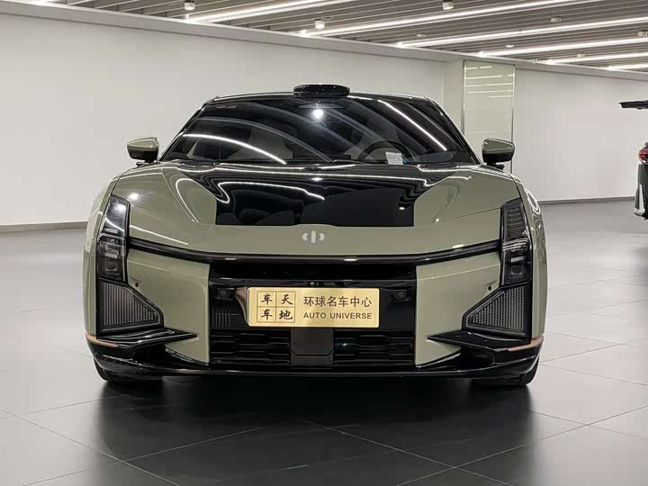 Фото 8 - HiPhi Z