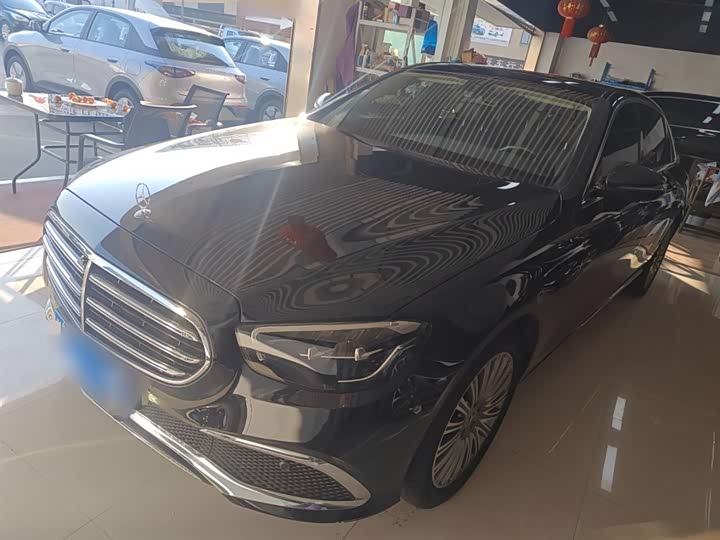 Фото 2 - Mercedes-Benz E-Class