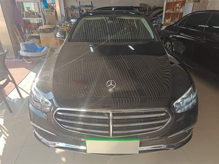 Фото 3 - Mercedes-Benz E-Class