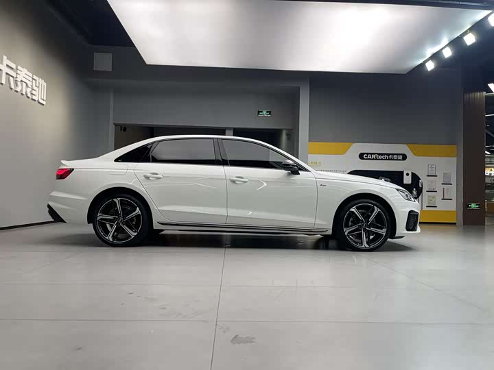 Фото 5 - Audi A4L