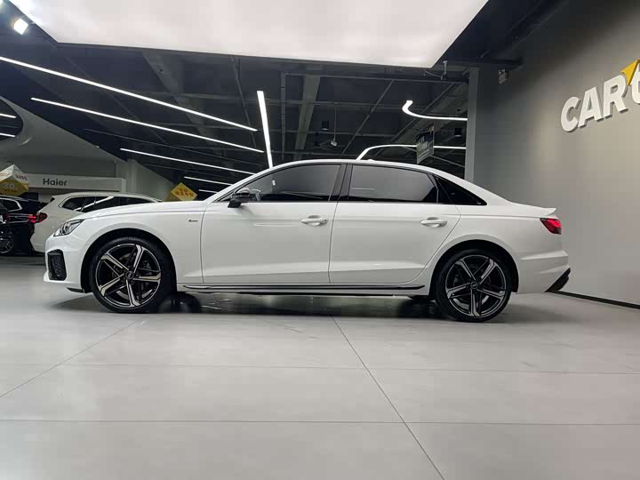 Фото 6 - Audi A4L