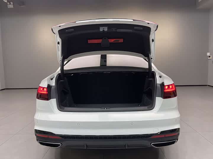 Фото 7 - Audi A4L