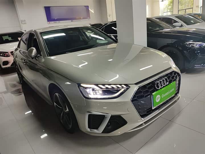 Фото 4 - Audi A4L