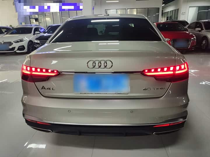 Фото 6 - Audi A4L