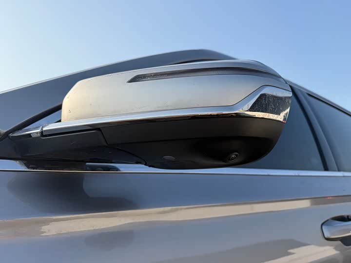 Фото 6 - Geely Monjaro