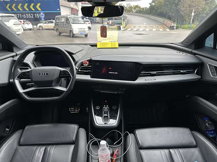 Фото 8 - Audi Q5 e-tron