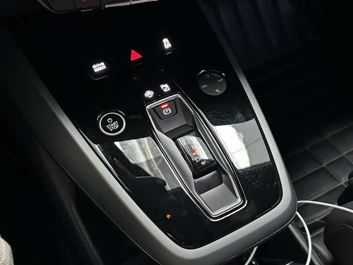 Фото 9 - Audi Q5 e-tron