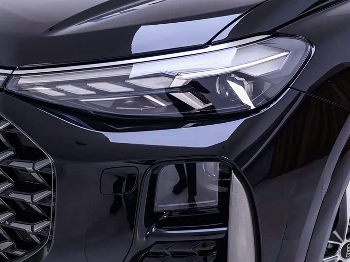 Фото 3 - Audi Q6