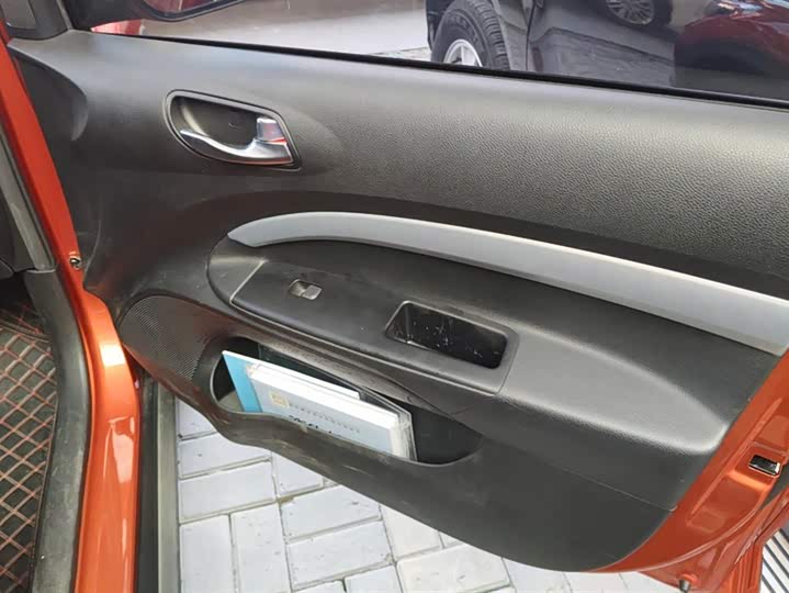 Фото 8 - Kia KX1