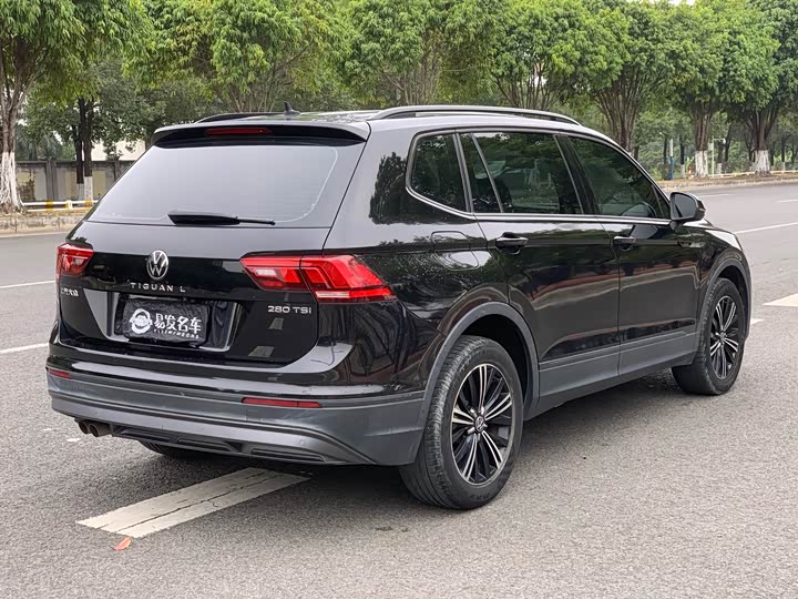 Фото 4 - Volkswagen Tiguan L Pro