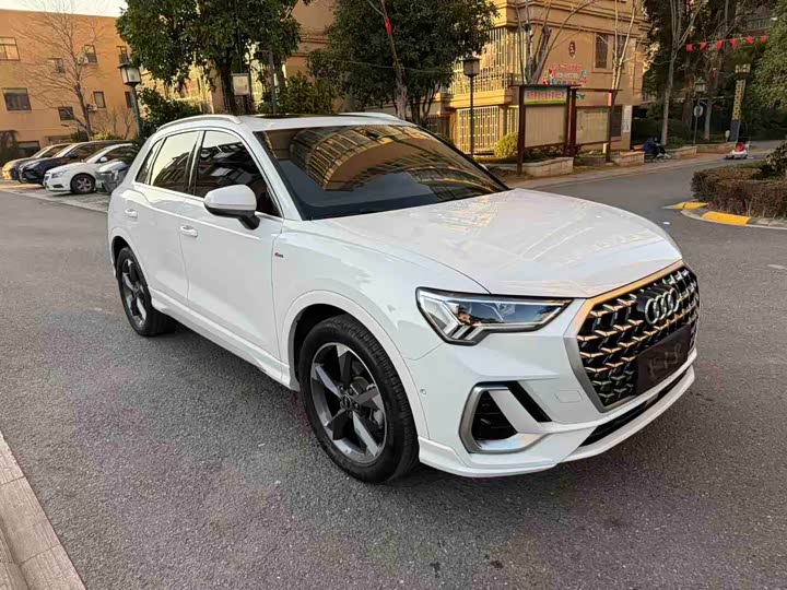 Фото 3 - Audi Q3