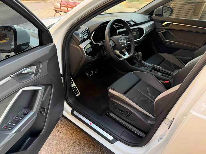 Фото 6 - Audi Q3