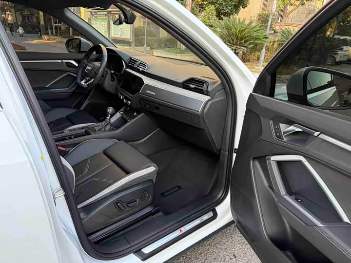 Фото 8 - Audi Q3