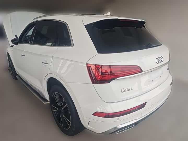 Фото 9 - Audi Q5L