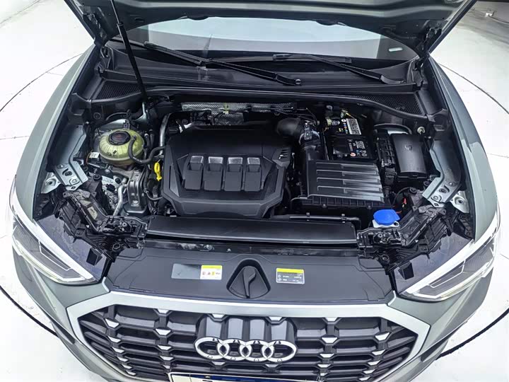Фото 9 - Audi Q3