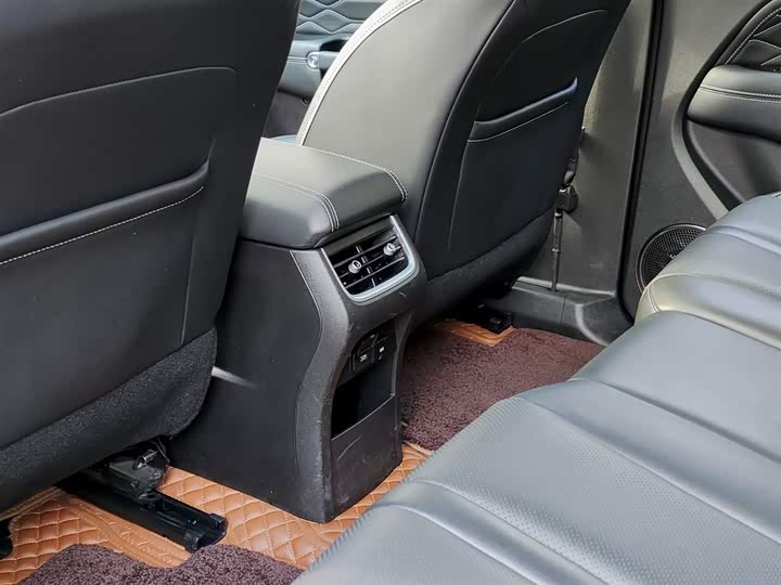 Фото 9 - Tank 300