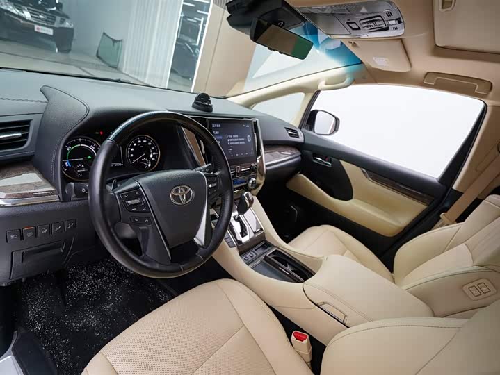 Фото 3 - Toyota Vellfire