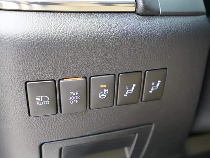 Фото 7 - Toyota Vellfire