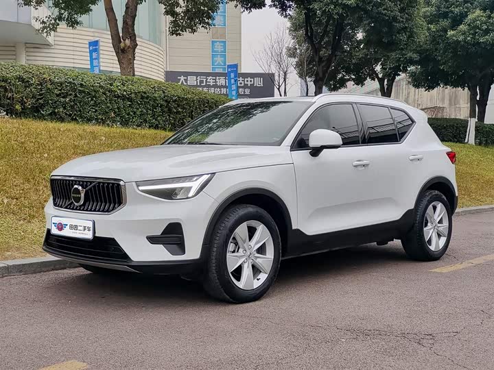 Фото 1 - Volvo XC40