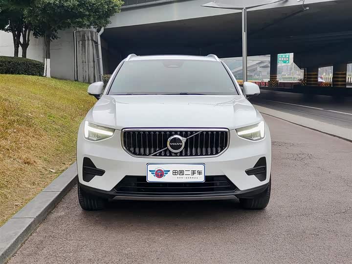 Фото 2 - Volvo XC40