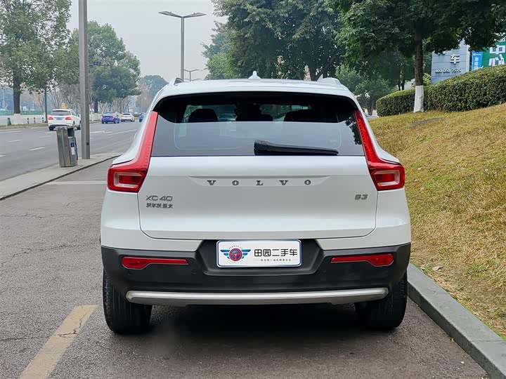 Фото 5 - Volvo XC40
