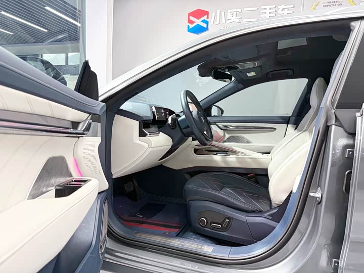 Фото 4 - Zeekr 001