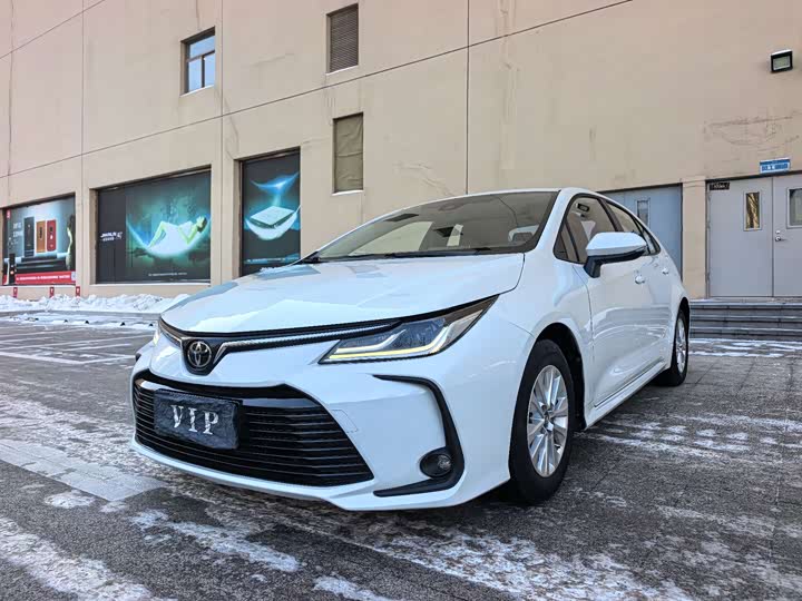 Фото 1 - Toyota Corolla