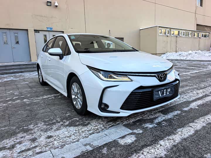 Фото 3 - Toyota Corolla