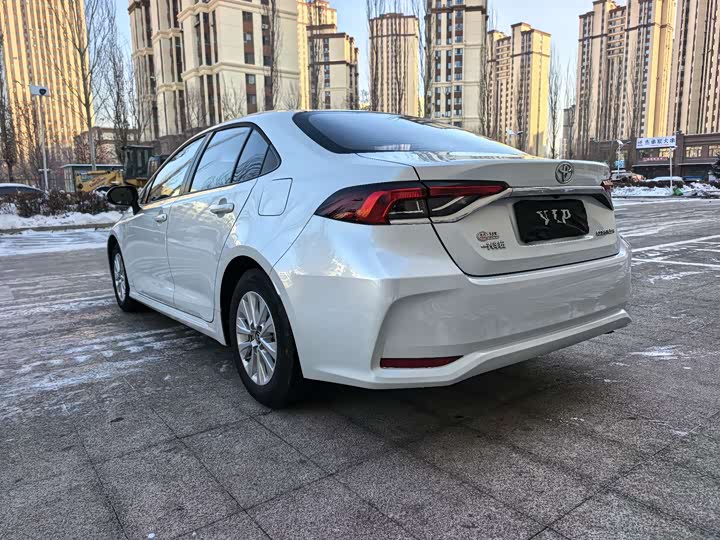 Фото 6 - Toyota Corolla