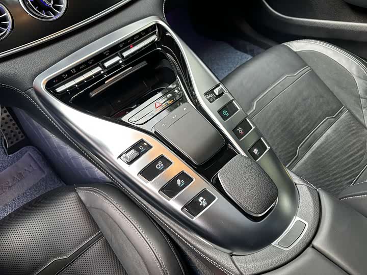 Фото 6 - Mercedes-Benz AMG GT