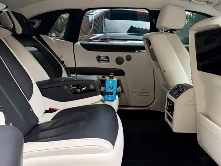 Фото 8 - Rolls-Royce Ghost