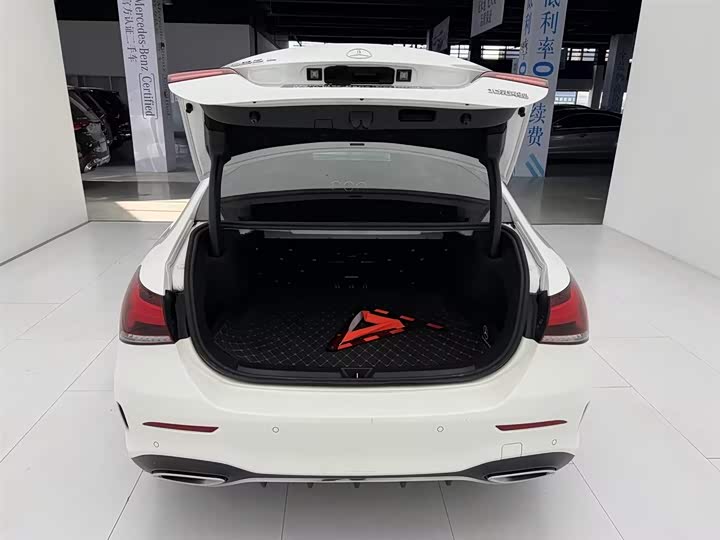 Фото 8 - Mercedes-Benz A-Class