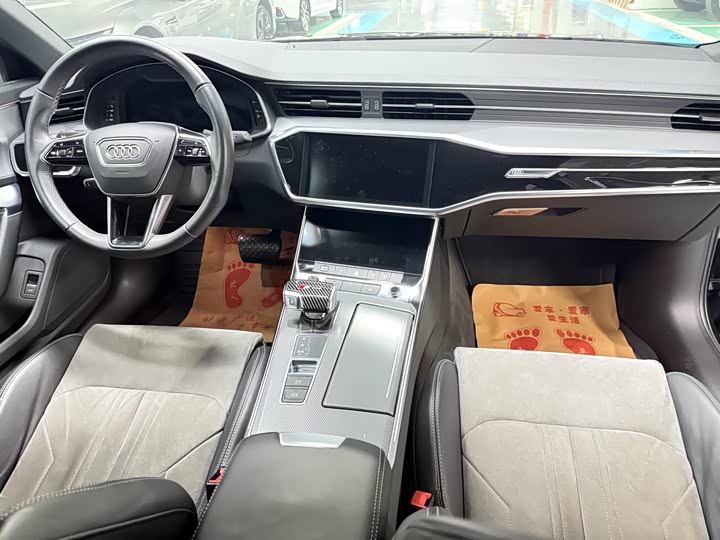 Фото 8 - Audi A6L