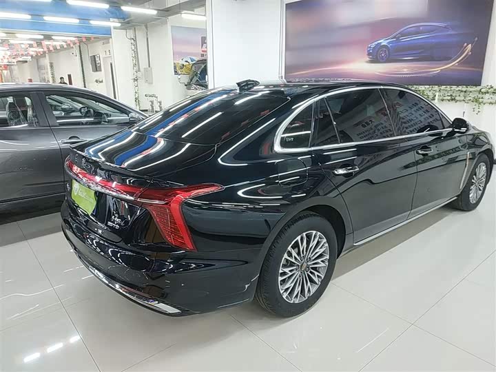 Фото 7 - Hongqi H5