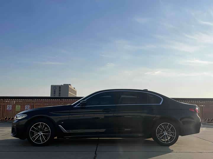 Фото 3 - BMW 5 Series