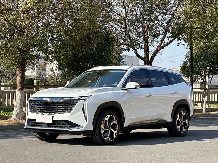 Фото 1 - Geely Atlas L