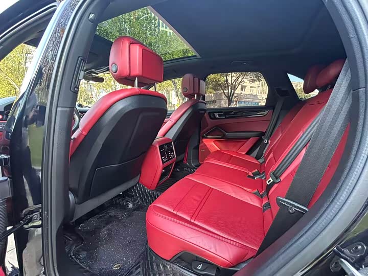 Фото 5 - Porsche Cayenne