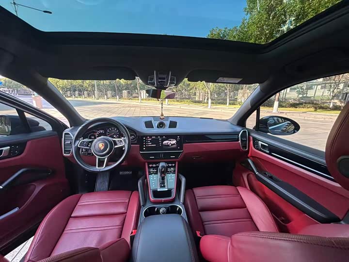 Фото 7 - Porsche Cayenne