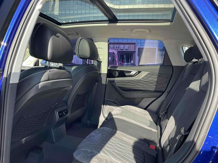 Фото 7 - Hongqi HS5