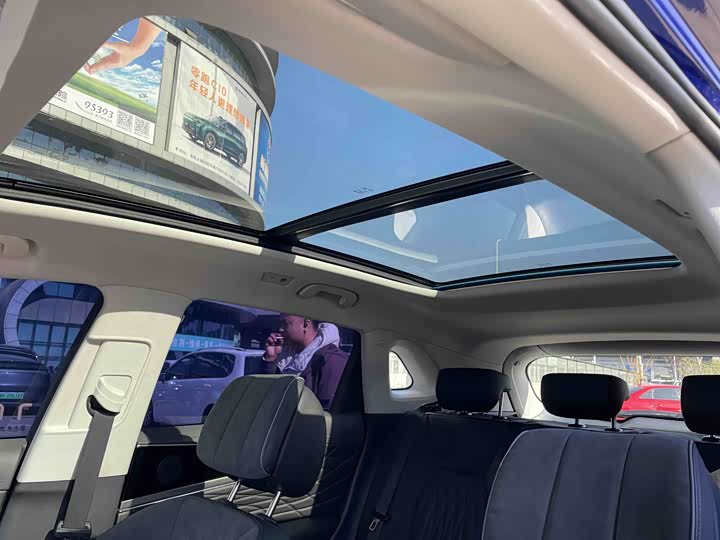 Фото 9 - Hongqi HS5