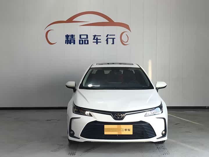 Фото 2 - Toyota Corolla