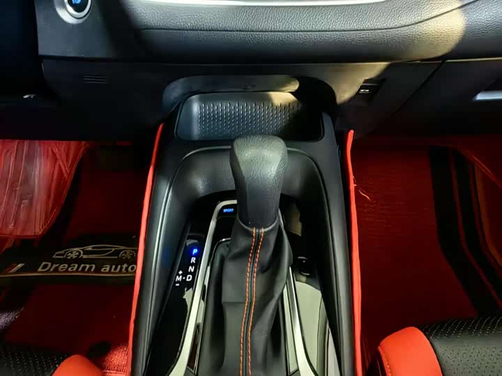 Фото 9 - Toyota Corolla