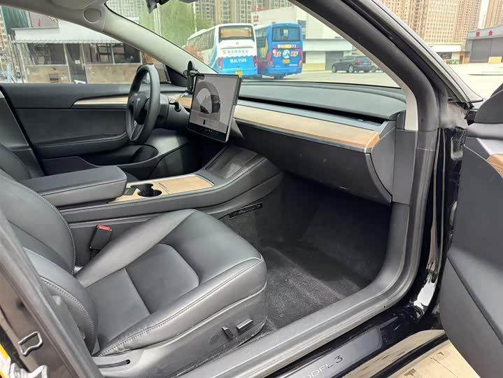 Фото 6 - Tesla Model 3