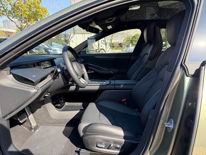 Фото 4 - Xiaomi SU7